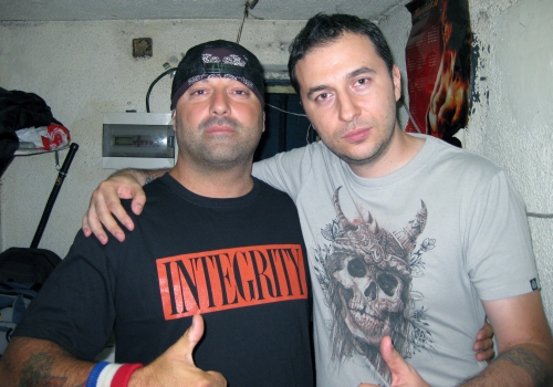 Водещият Васко и Frank Hatebreed