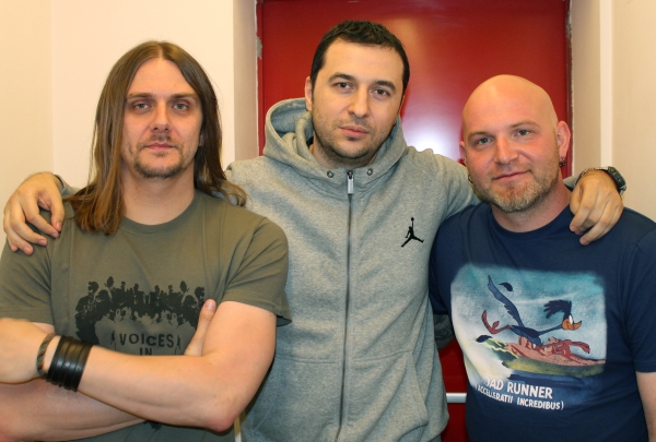 Водещият Васко и Riverside