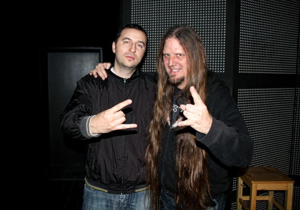 Водещият Васко и Alex Krull - Atrocity