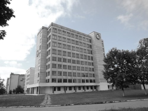 Монументи на спортен комплекс Надежда