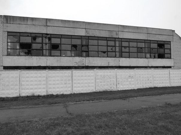 Монументи на спортен комплекс Надежда