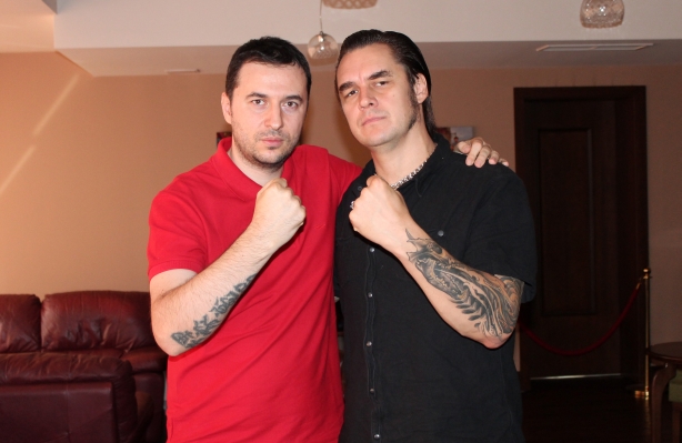 Водещият Васко и Adrian Erlandsson - At The Gates