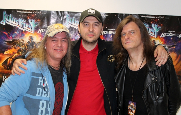 Водещият Васко и Helloween