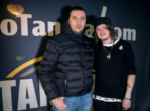 Водещият Васко Катинчаров и  Ben Bruce - Asking Alexandria