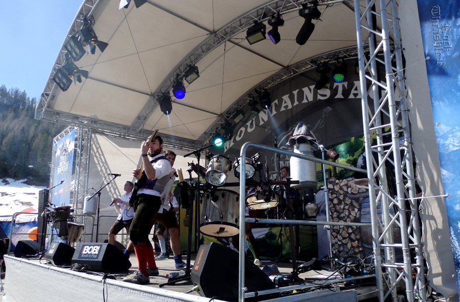 Tuxedoo at Mountain Stage