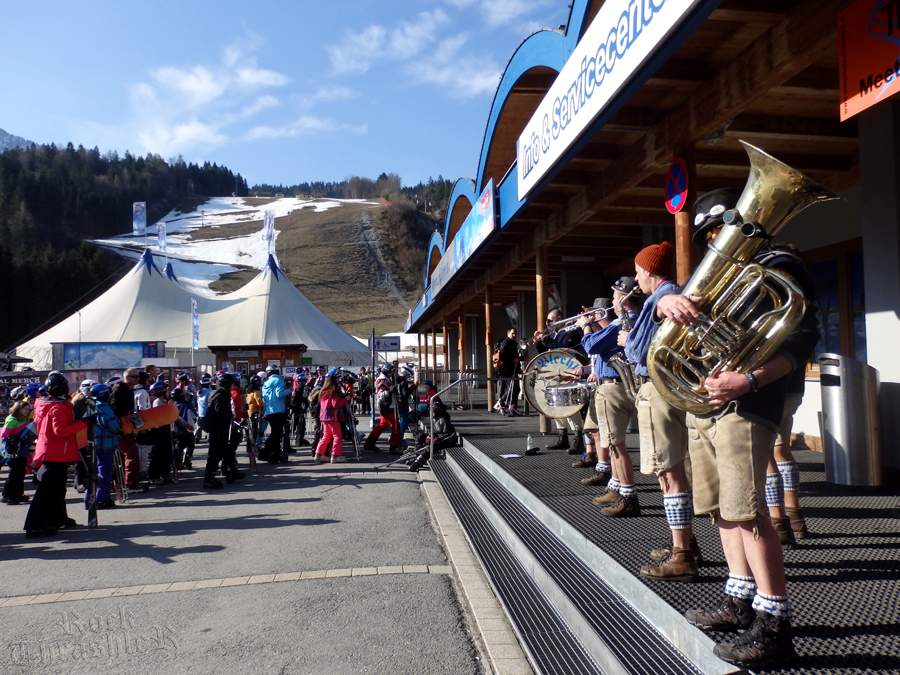 Blechblosn at Millennium Express