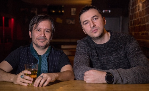 Водещият Васко Катинчаров и Heitham Al-Sayed - Senser