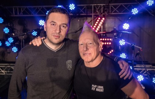 Водещият Васко Катинчаров и Mike Terrana