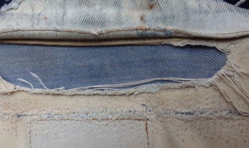 Кръпка от дънки Пионер - единствената немазна част...