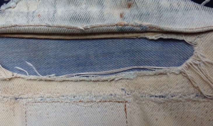 Кръпка от дънки Пионер - единствената немазна част...