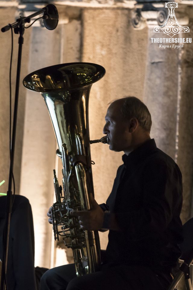 Човекът с тубата