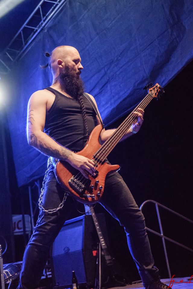 Infest