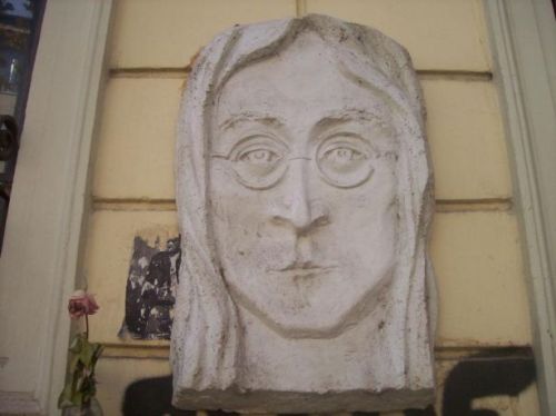 Стената на Джон Ленън