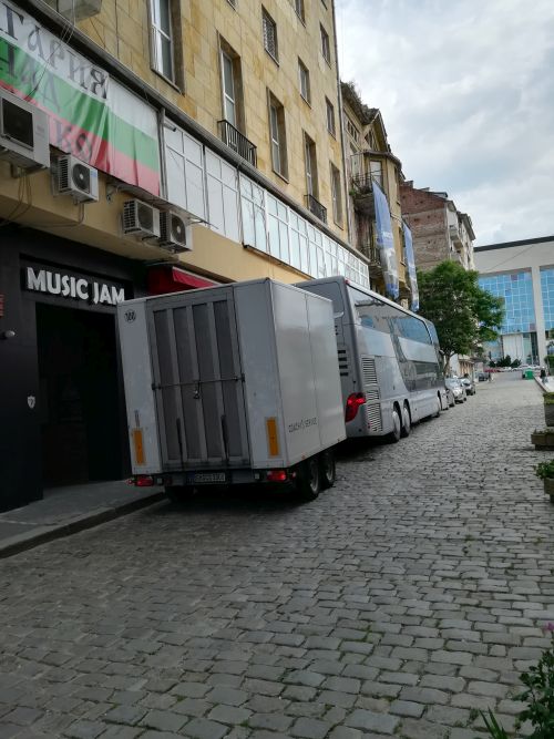 Testament са вече в София