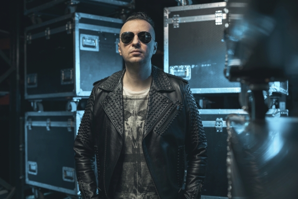 Водещият Васко Катинчаров