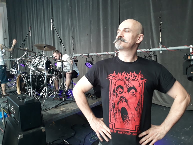 Schirenc Plays Pungent Stench