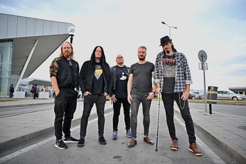 Katatonia кацнаха на летище София