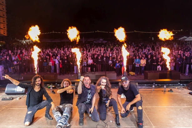 Sevi и Johnny Gioeli