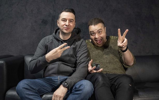 Васко Катинчаров и John Browne - Monuments