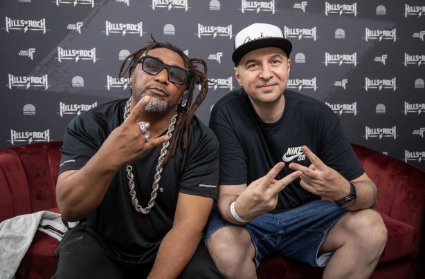 Водещият Васко Катинчаров и Benji Webbe - Skindred