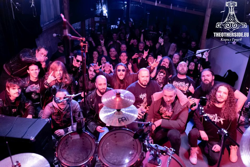 Групите и феновете