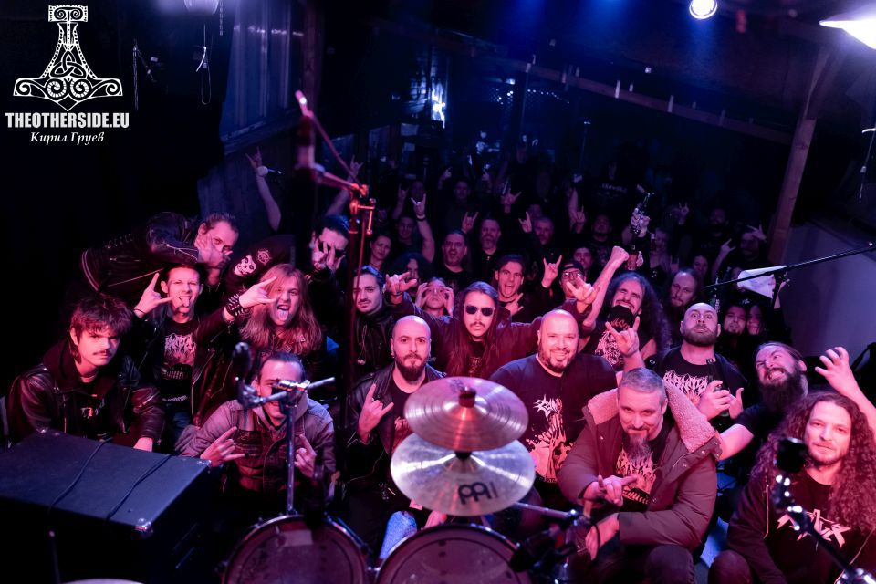 Групите и феновете